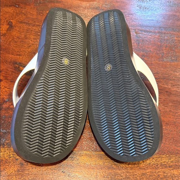 Tory Burch Black and White Platform Flip Flop Sandals size 8 - Picture 7 of 9